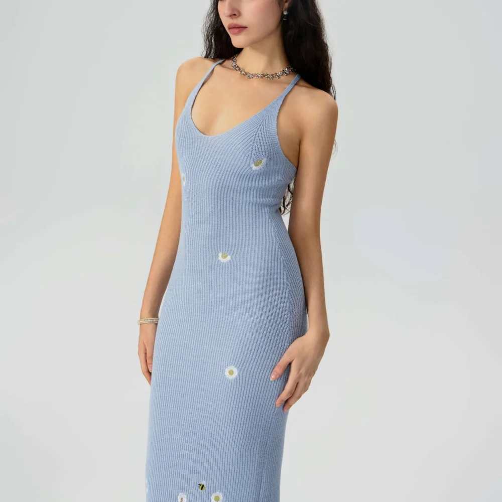 V-NECK KNIT CAMISOLE MID-LENGTH DRESS WITH EMBROIDERED FLORAL PATTERN - Picture 4 of 9